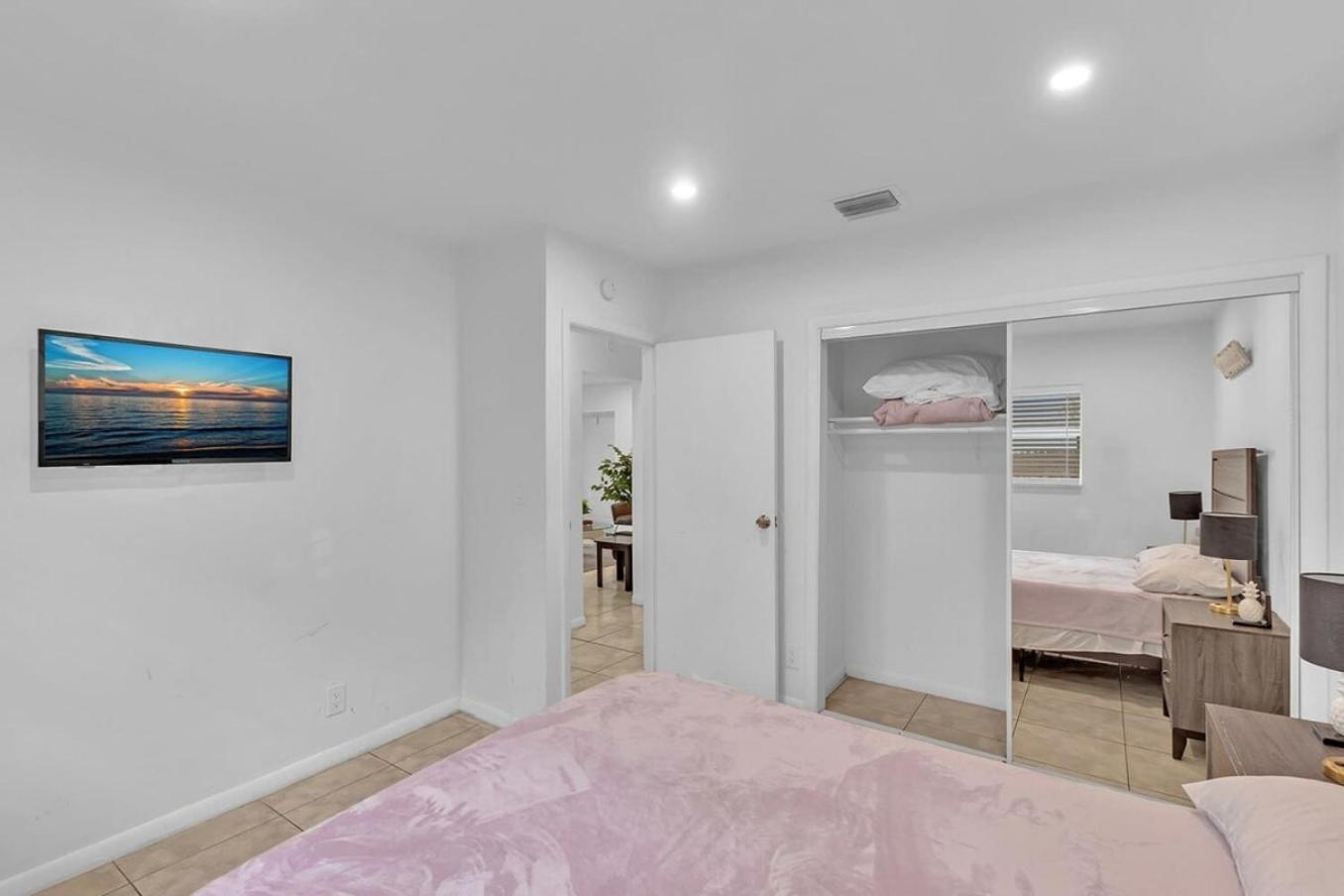 דניה ביץ' 2 Bedroom House Minutes From Beach And Casino Db1 מראה חיצוני תמונה