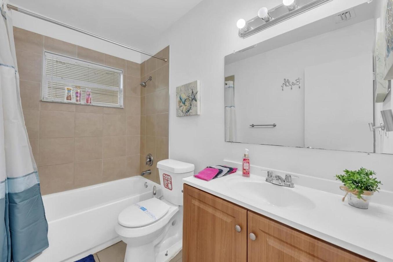 דניה ביץ' 2 Bedroom House Minutes From Beach And Casino Db1 מראה חיצוני תמונה