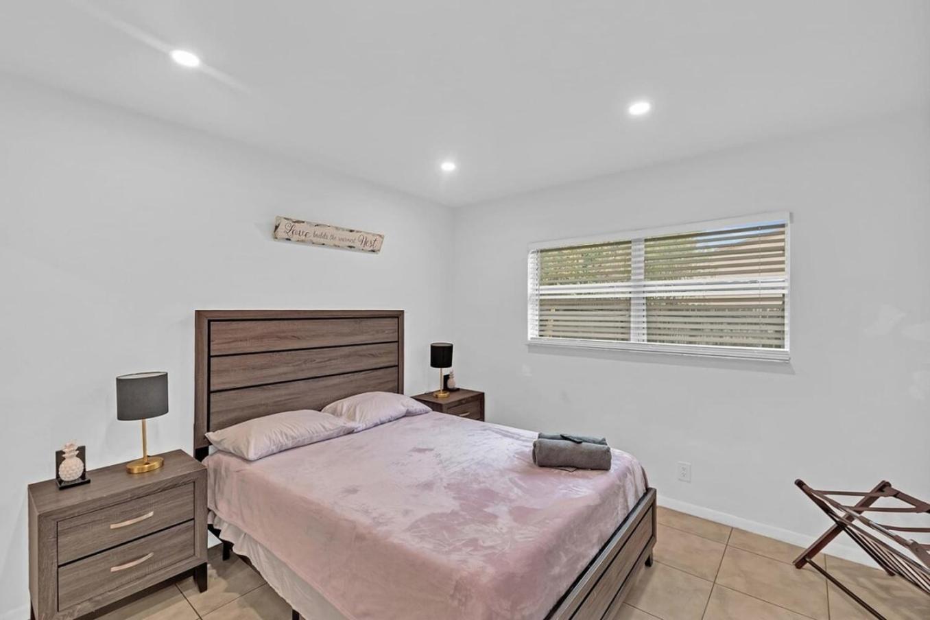דניה ביץ' 2 Bedroom House Minutes From Beach And Casino Db1 מראה חיצוני תמונה