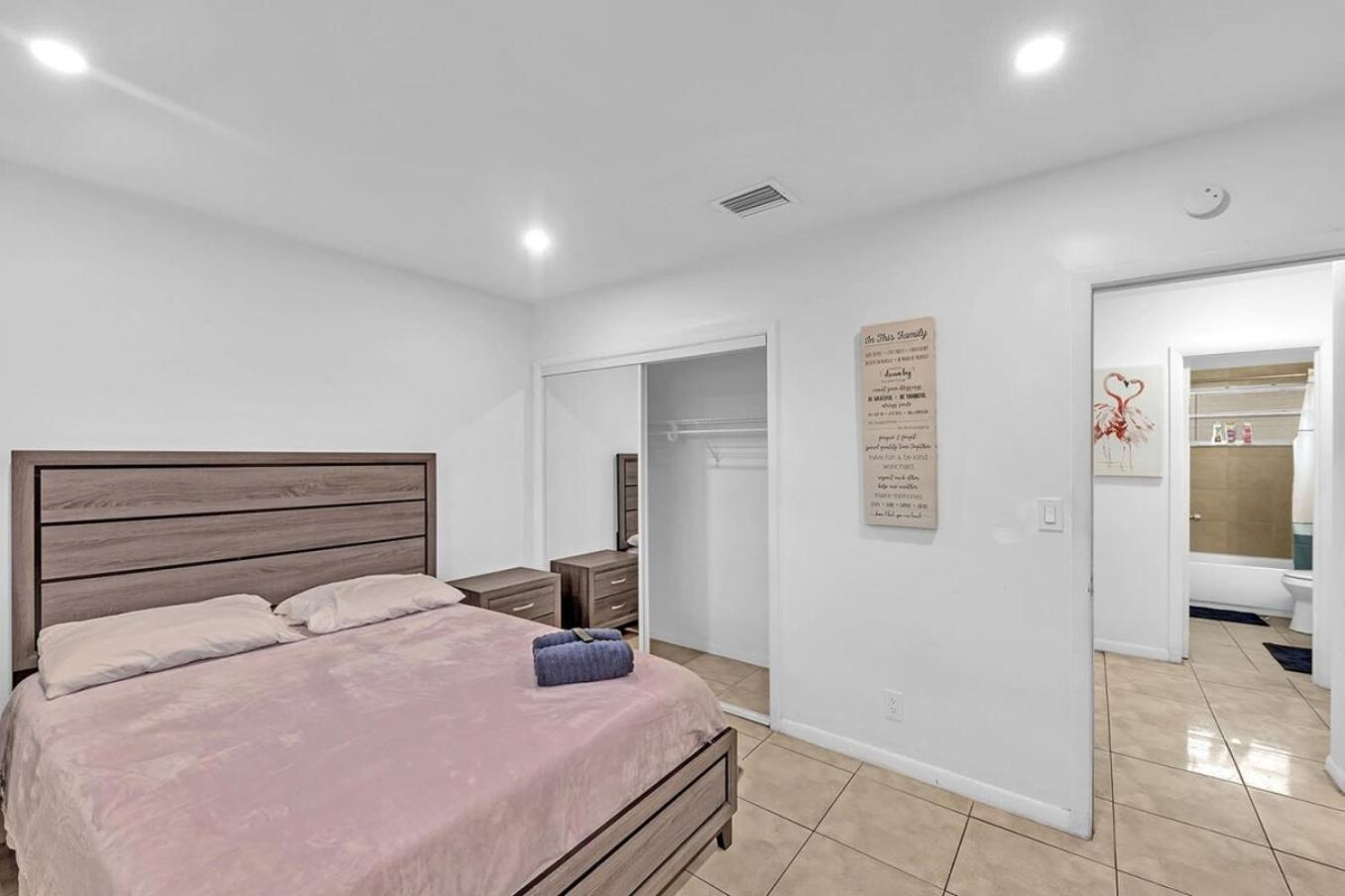 דניה ביץ' 2 Bedroom House Minutes From Beach And Casino Db1 מראה חיצוני תמונה