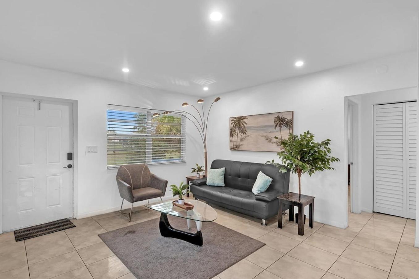 דניה ביץ' 2 Bedroom House Minutes From Beach And Casino Db1 מראה חיצוני תמונה